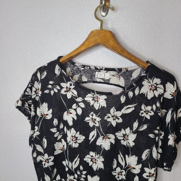 Maurices Size Large Black Floral‎ Print Top - Picture 2 of 11
